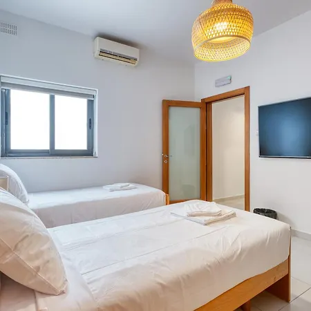 Cozy 2 Bedroom In Swieqi Near St Julians And Paceville דירה Is-Swieqi