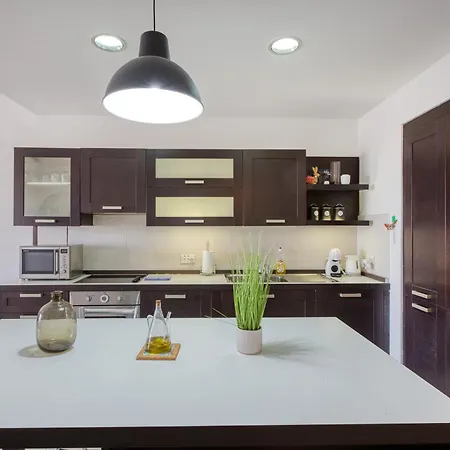 Cozy 2 Bedroom In Swieqi Near St Julians And Paceville דירה