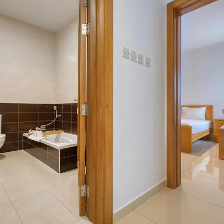 Cozy 2 Bedroom In Swieqi Near St Julians And Paceville דירה *