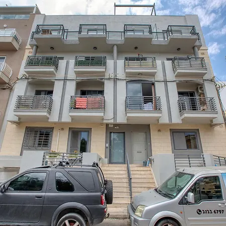 Cozy 2 Bedroom In Swieqi Near St Julians And Paceville Is-Swieqi
